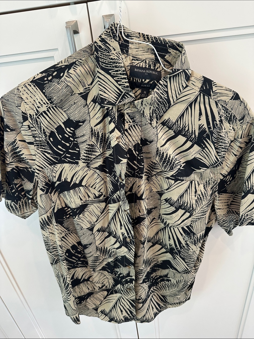 Banana Republic Black and Cream Tropical Print Short-Sleeve Shirt